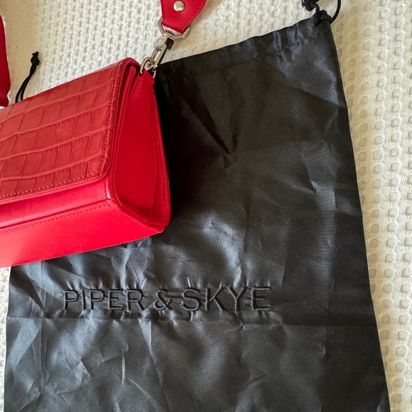 Piper and Skye red leather crossbody bag - Picture 4 of 11